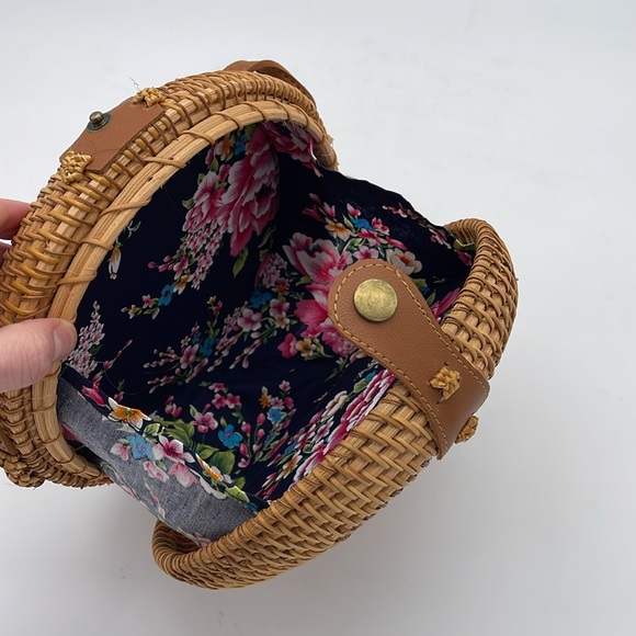 Round Wicker Rattan Crossbody Purse - NWOT - Picture 2 of 6